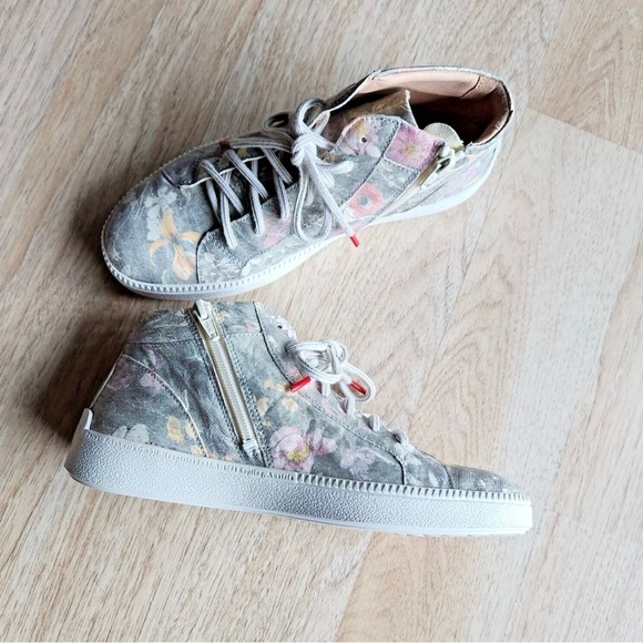 Think! brand light gray with floral accent high top sneakers. NWT. Size 8.Cute! - Picture 3 of 11